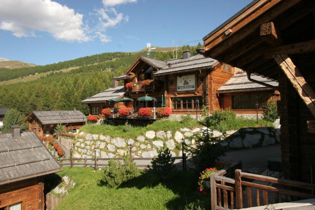 Park Chalet Village Livigno Exterior foto